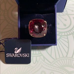 Chrystal yellow Swarovski fushia ring.